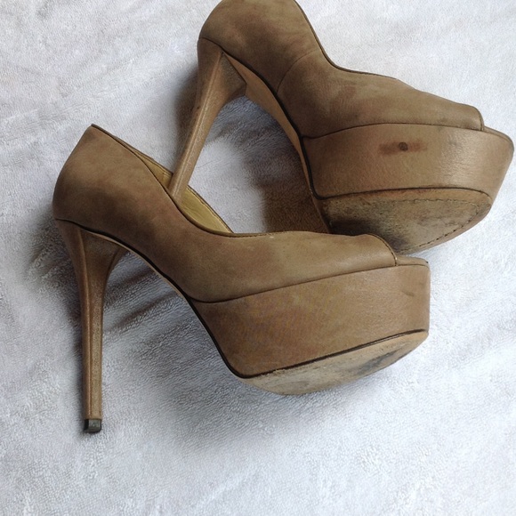 Shoes - Picture 3 of 4