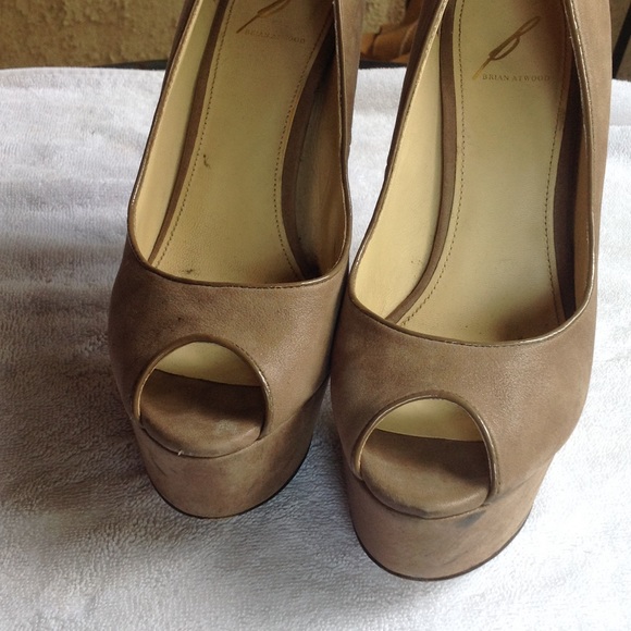 Shoes - Picture 4 of 4