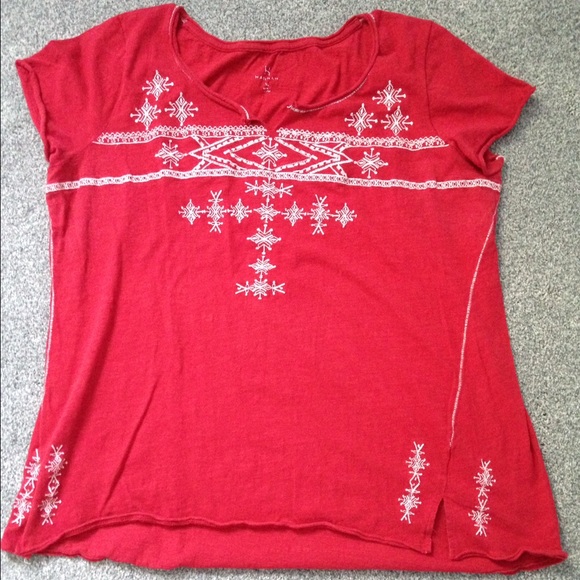 XL just off the shoulder tribal tee