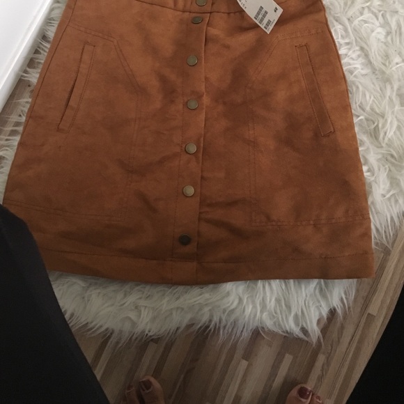 H&M Dresses & Skirts - H&M skirt