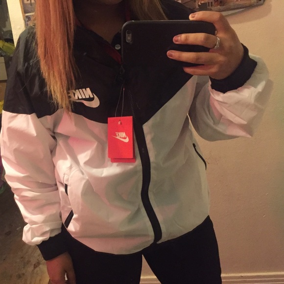 Nike wind breaker XL SOLD - Picture 1 of 2