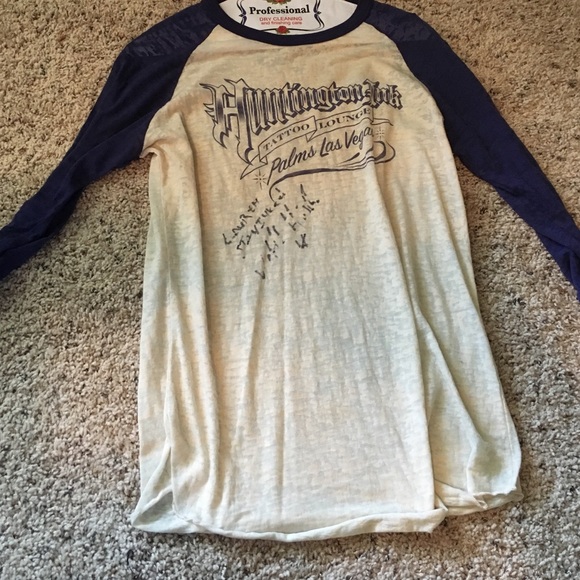 Hart and Huntington signed tshirt.