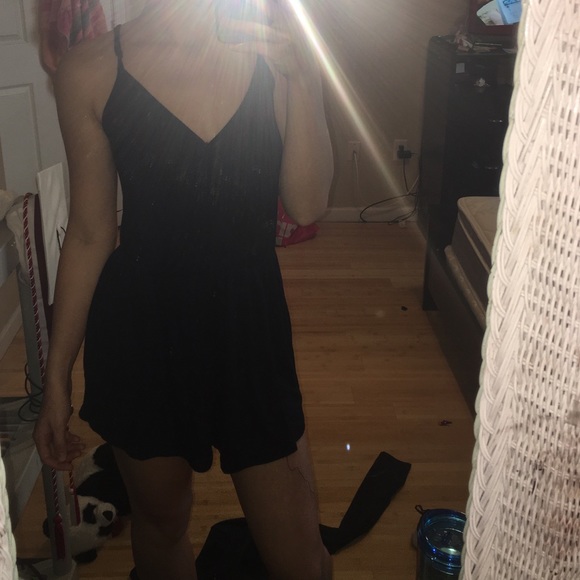 Navy blue romper. - Picture 3 of 4