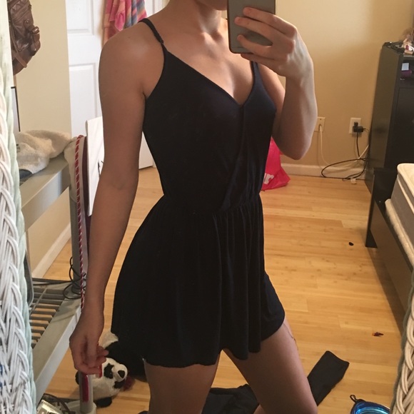 Navy blue romper. - Picture 4 of 4