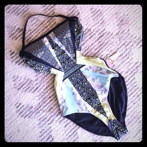 One piece, cut out bathing suit