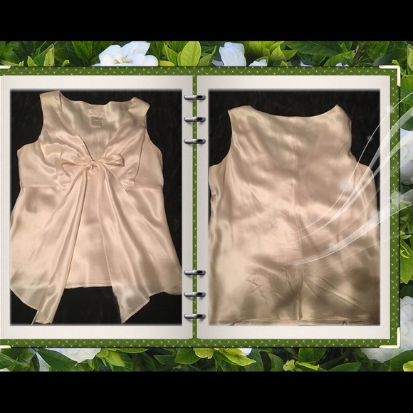 Stunning white silk blouse. Ties in a bow in front - Picture 2 of 4