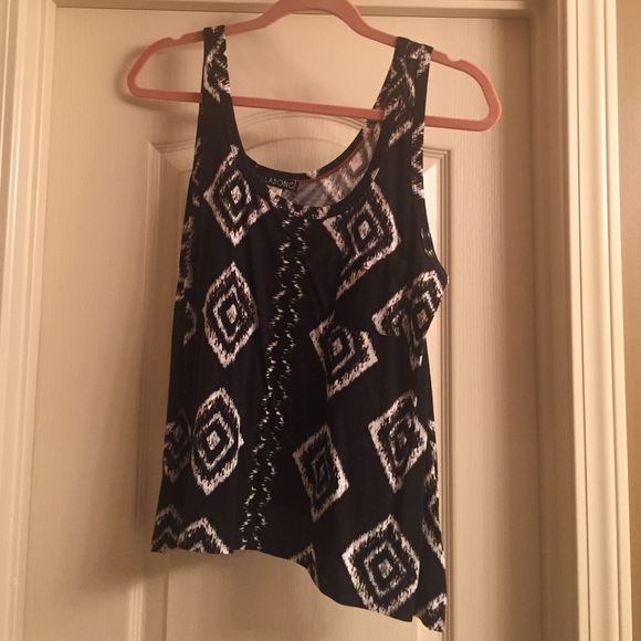 Black and white patterned tank top