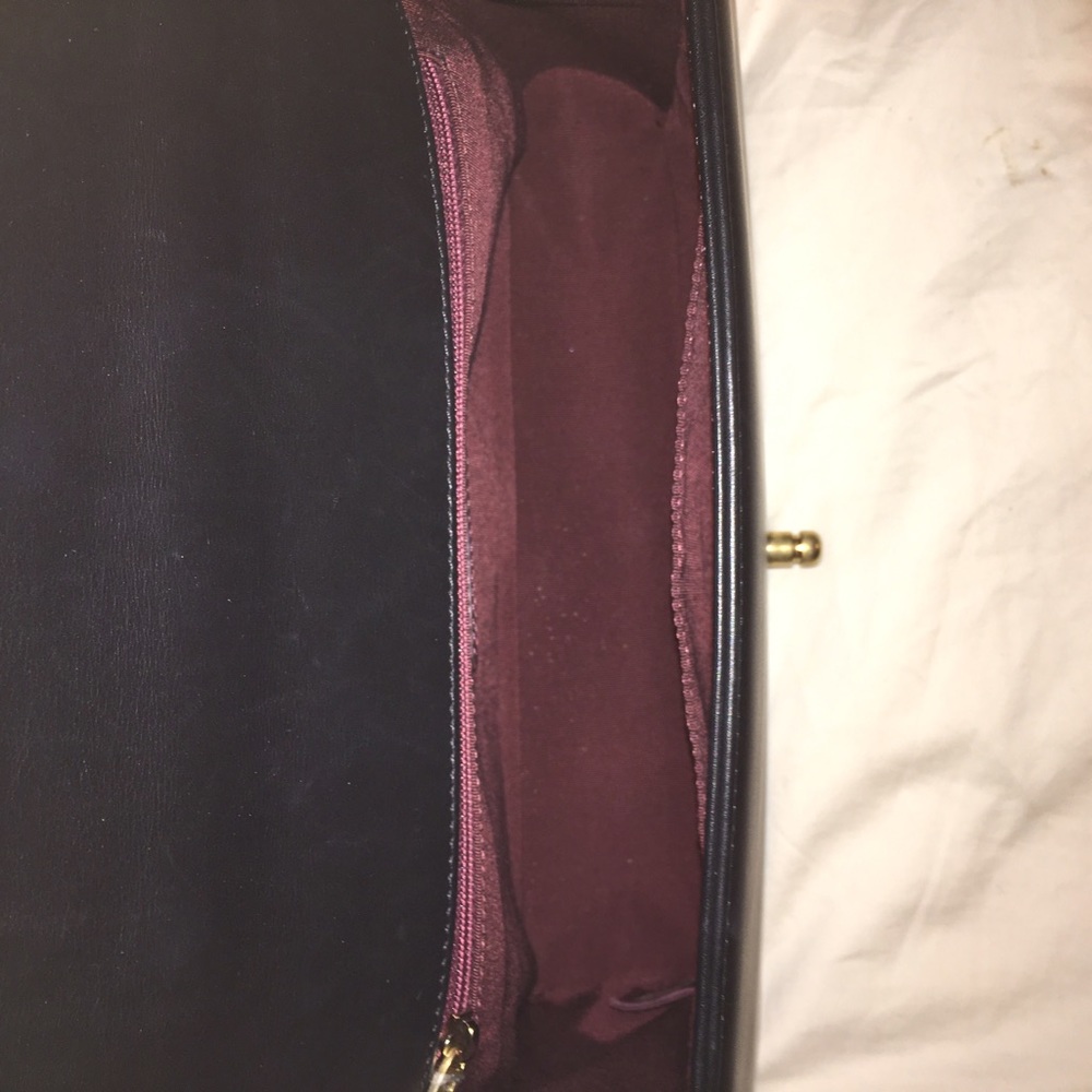 Chanel Boy Flap Bag - Picture 5 of 8