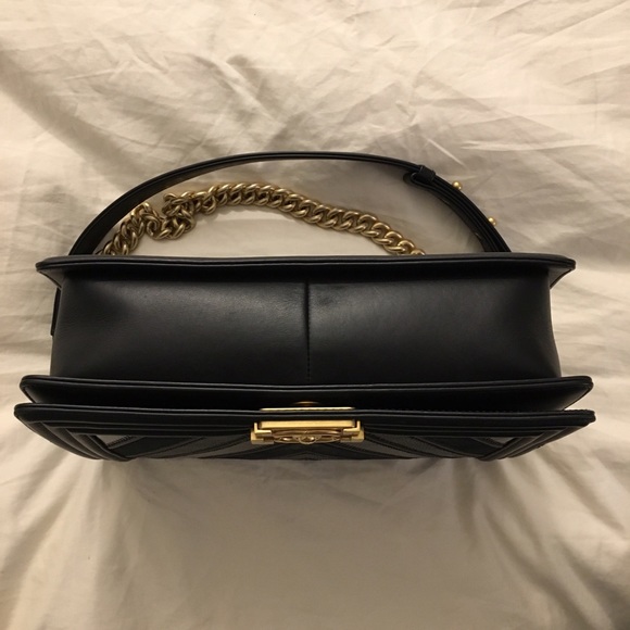 Chanel Boy Flap Bag - Picture 3 of 8