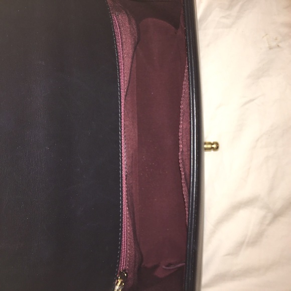 Chanel Boy Flap Bag - Picture 5 of 8