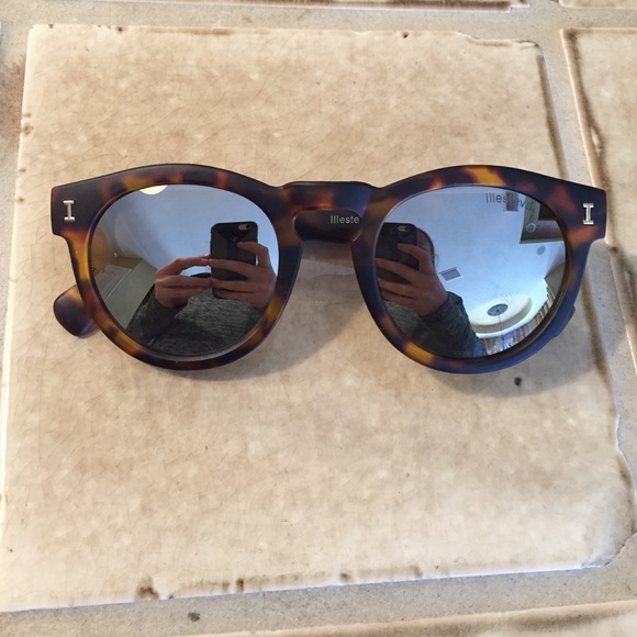 Sunglasses illesteva inspired