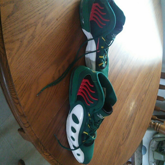 Men's Nike sonic flight