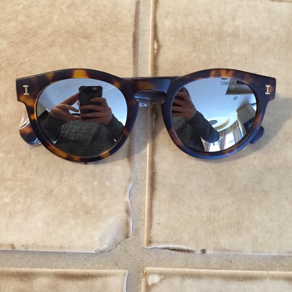 Sunglasses illesteva inspired