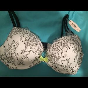 NWT very sexy push-up bra