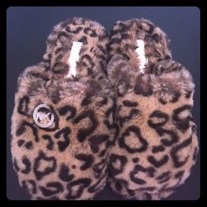 Furry leopard Michael Kors slippers