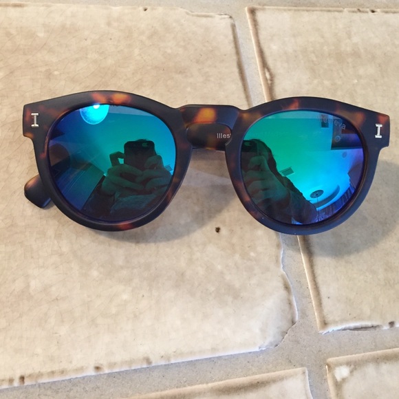 Sunglasses illesteva inspired