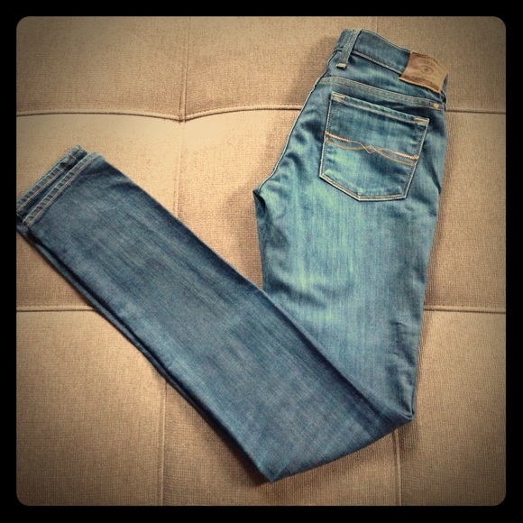 Lucky Brand Jeans!!
