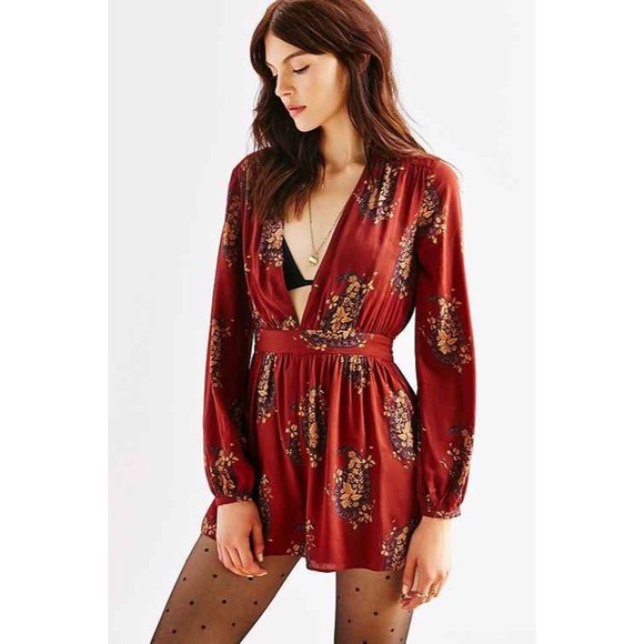Ecote Charlotte Plunging Long-Sleeve Romper
