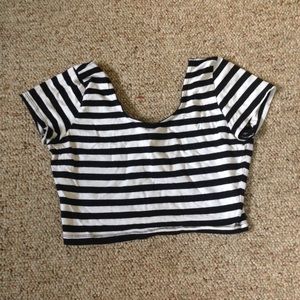 Two stripes crop tops