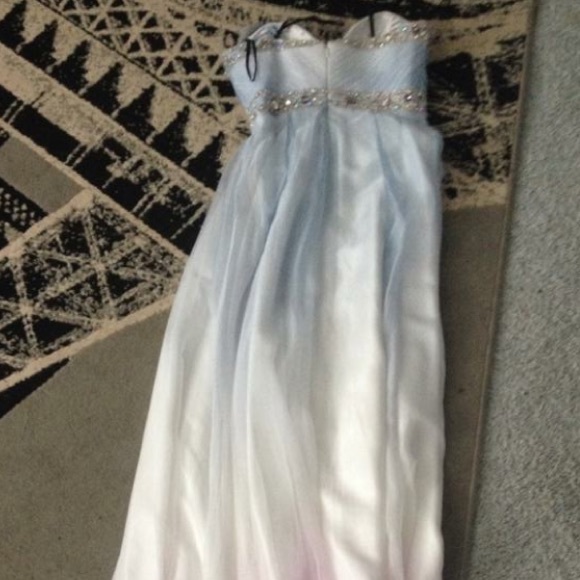 PROM DRESS - Picture 4 of 4