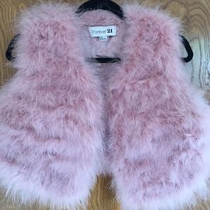 [Forever 21] Pink faux fur/feathery crop vest