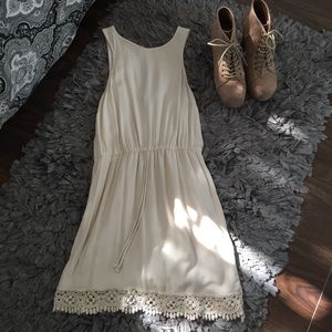 Nude/cream flowy sweet dress