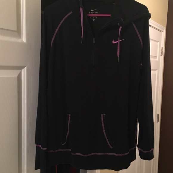 NIKE SWEATER