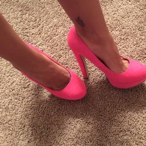 Pink pumps