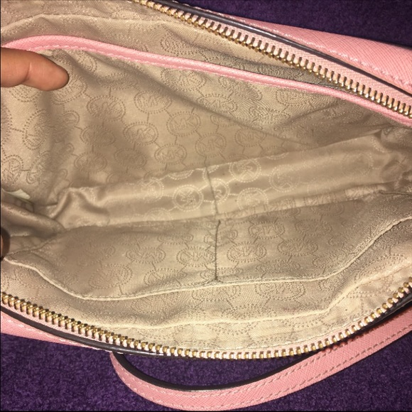 Michael kors large jet set crossbody exta pics!! - Picture 3 of 4