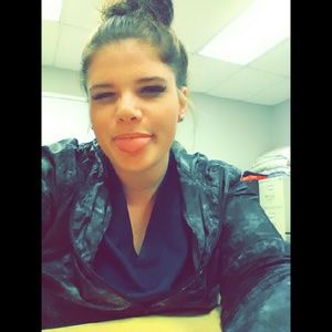 Meet your Posher, Marissa