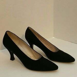 Bruno Magli black fabric pumps Size 7 1/2 AA