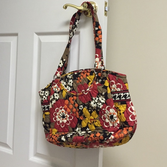 Vera Bradley Handbags - Vera Bradley Shoulder Purse