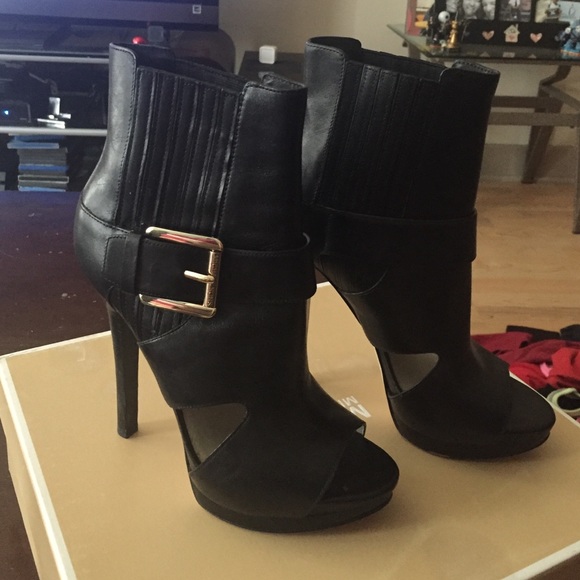 Micheal Kors half high heels