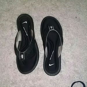 Nike comfort flip flops NWOT