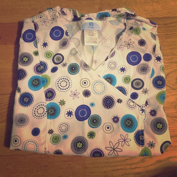 Women's scrub top