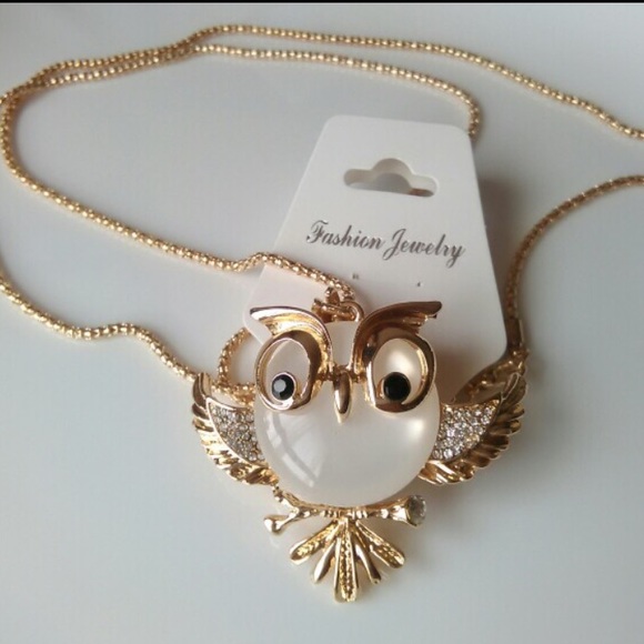 Gorgeous Rhinestone Owl Necklace - Picture 3 of 4