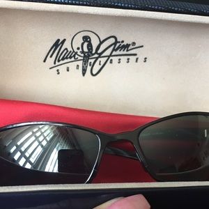 Authentic Maui Jim sunglasses barley worn!!!