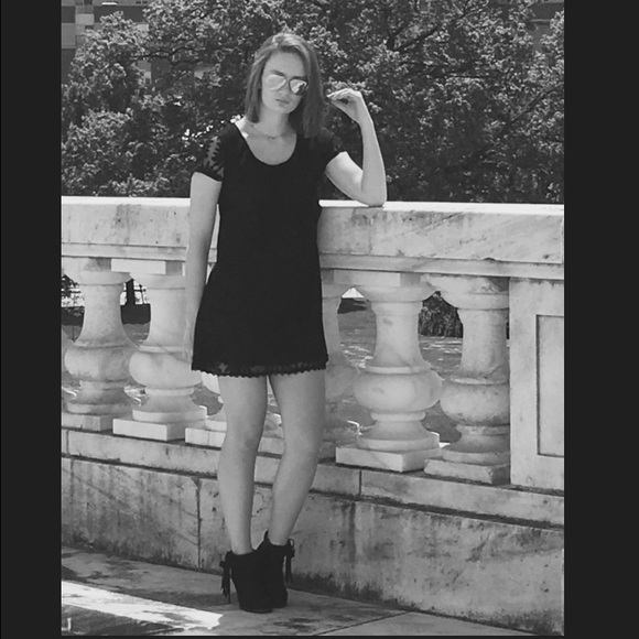 Meet your Posher, Becca - Picture 1 of 1