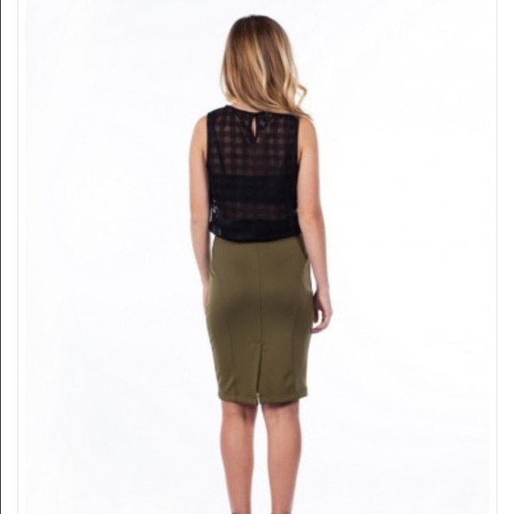 Boxy Plaid Tank - Picture 2 of 2