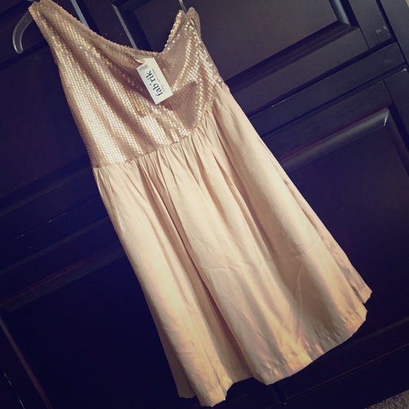 Dress - Picture 1 of 2