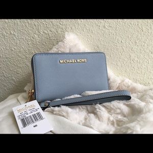 Michael Kors Multifunction Wristlet