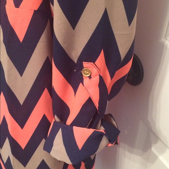 Chevron tunic top, semi-sheer, NWT - Picture 3 of 4