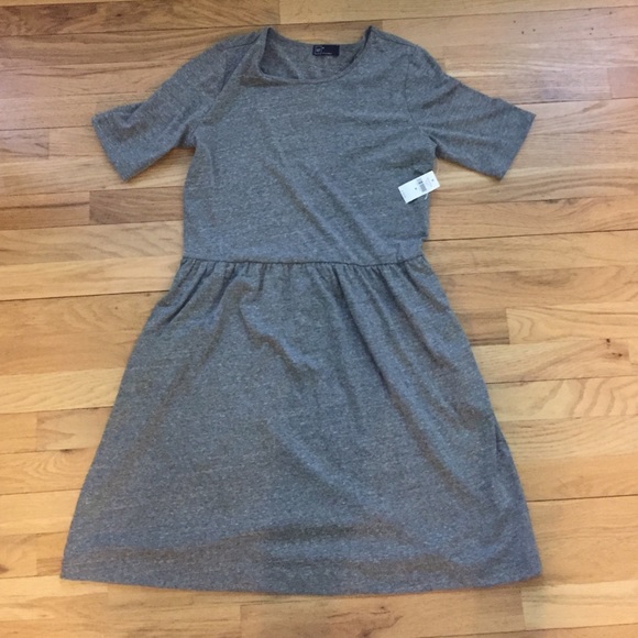 NWT! GAP gray short sleeve dress