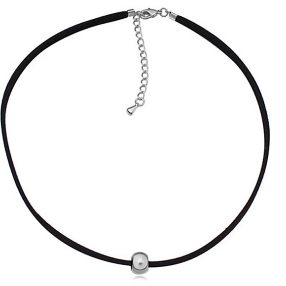 Simple single bead velvet black choker - Picture 4 of 5