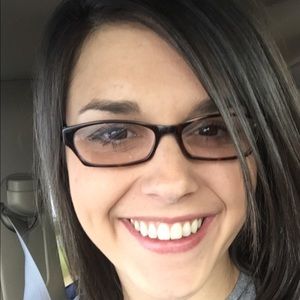 Meet your Posher, Caroline