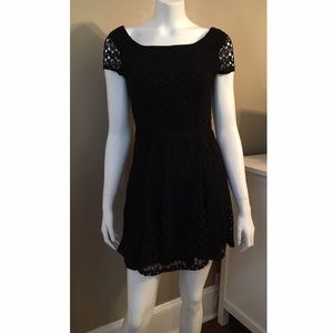 Short Sleeve Lace Black Dress
