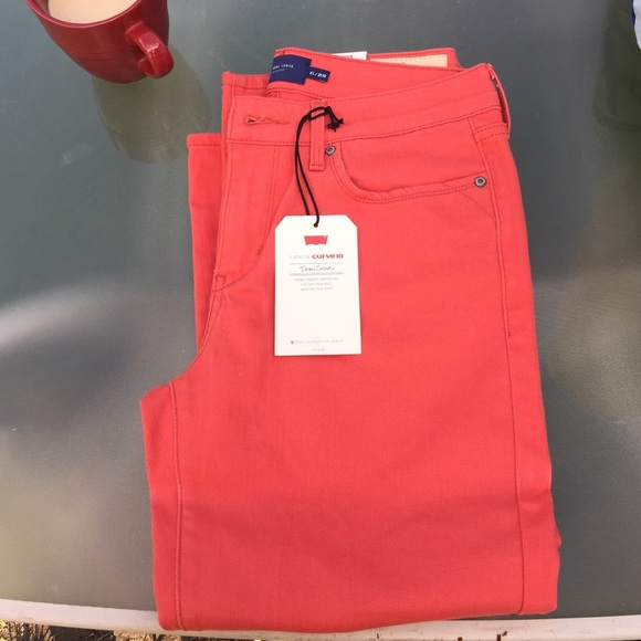 Demi curve Capri