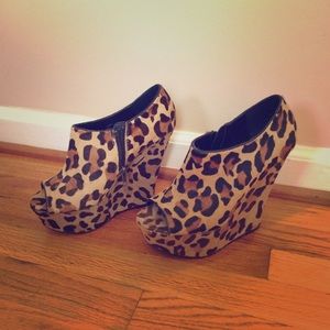 Steve Madden Leopard Print Wedges