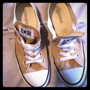 Converse tennis shoes