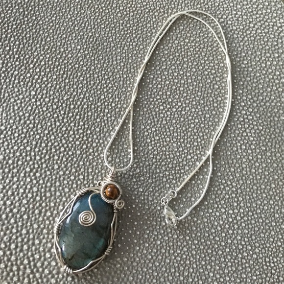 Jewelry - Funky silver necklace with teal stone